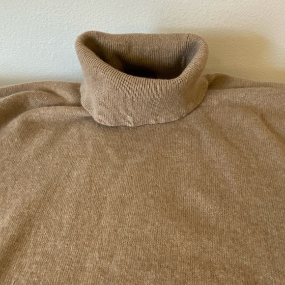 State Cashmere brand tan Cashmere Turtleneck Sweater in M/L - Picture 9 of 11